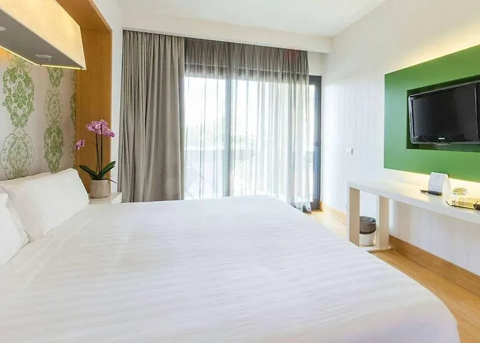 Hotel Wyndham Midas 4*
