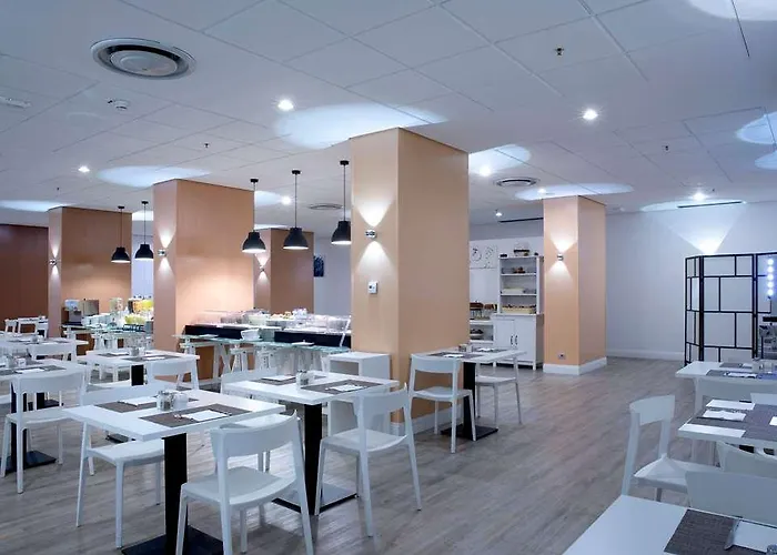 Hotel Wyndham Midas 4*